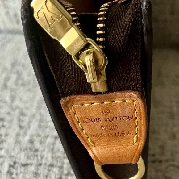 Louis Vuitton Brown and Gold Zippered Pouch - Picture 5 of 10